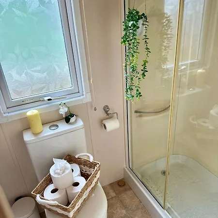 Teal - A Few Steps From The منتزه العطل