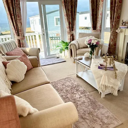 Teal - A Few Steps From The منتزه العطل