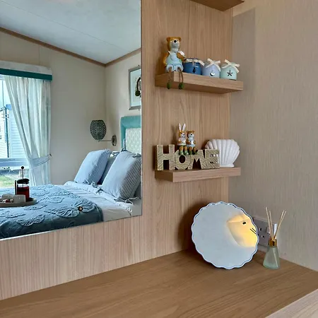 Teal - A Few Steps From The ريدكار