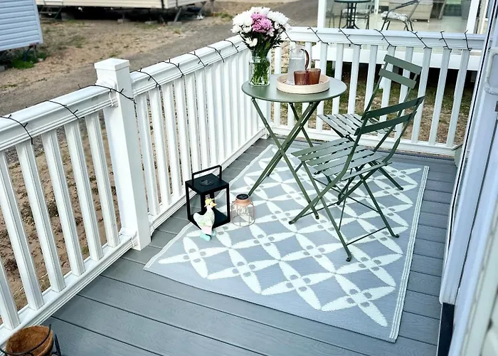 Teal - A Few Steps From The 雷德卡