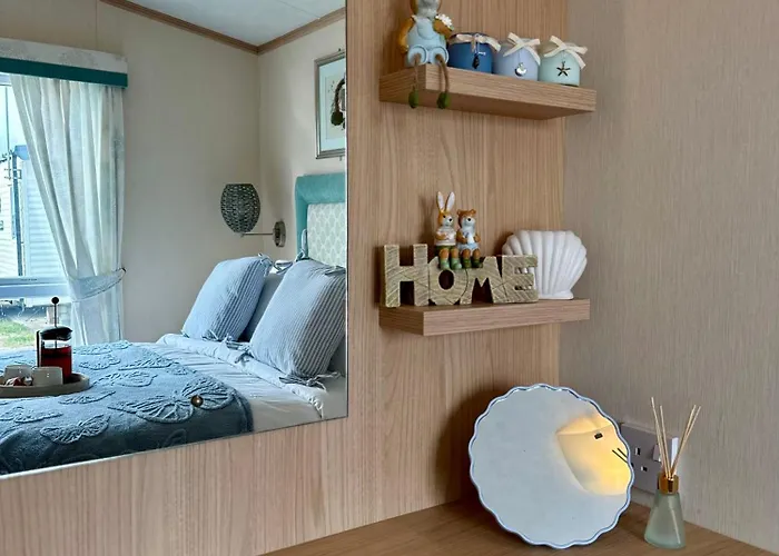 Teal - A Few Steps From The 雷德卡